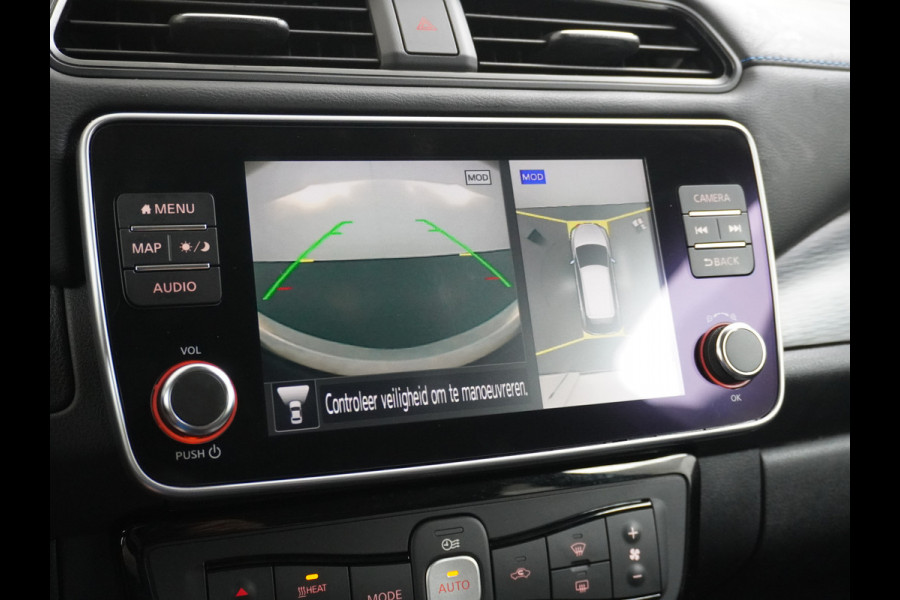 Nissan Leaf N-Connecta 40kWh Apple Carplay Android Auto Trekhaak Cruise control adaptief 360°Camera Navi Ecc Stoel+Stuurverwarming Keyless D Dodehoek detector Rijstrooksensor met correctie Uitparkeer waarschuwing Verkeersbord detectie Bluetooth Privacy Glas Lmv 17" 1e Eigenaar