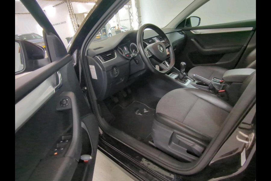 Škoda Octavia Combi 1.0 TSI Greentech Business Edition TREKHAAK | STOELVERWARMING | NAVI