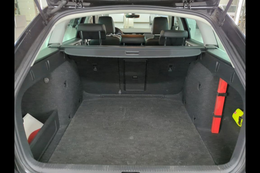 Škoda Octavia Combi 1.0 TSI Greentech Business Edition TREKHAAK | STOELVERWARMING | NAVI