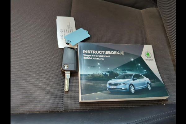 Škoda Octavia Combi 1.0 TSI Greentech Business Edition TREKHAAK | STOELVERWARMING | NAVI