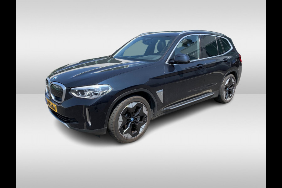 BMW iX3 High Executive 80 kWh / Trekhaak / Panoramadak / 360Camera / Head-up / 20'' / Leder / Harman Kardon / Navigatie / Memory seats / Dodehoek / DAB / Stoelverwarming / Cruise Control Adaptief