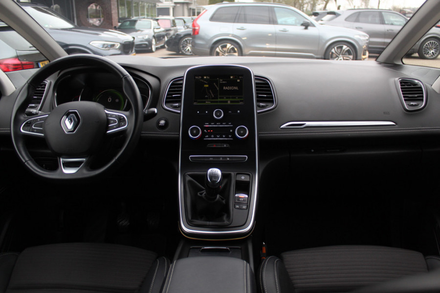 Renault Grand Scénic 1.2 TCe Intens 7p. / Camera / Navigatie / 20'' / Half leder / Keyless / Dodehoek / Cruise Control