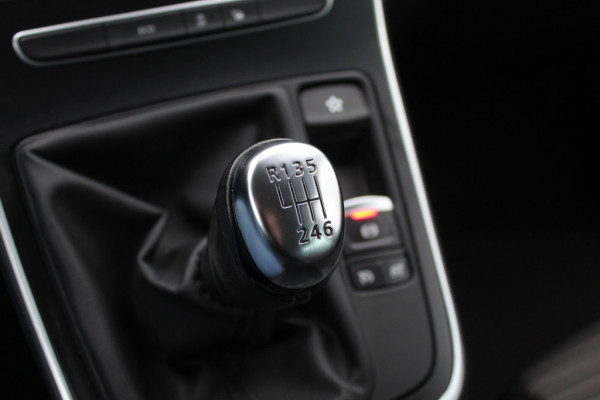 Renault Grand Scénic 1.2 TCe Intens 7p. / Camera / Navigatie / 20'' / Half leder / Keyless / Dodehoek / Cruise Control