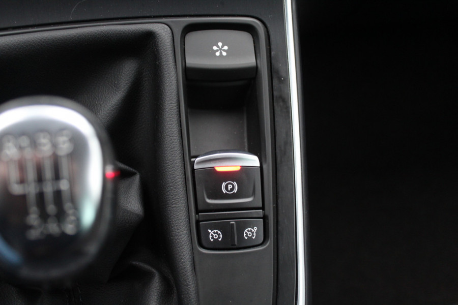 Renault Grand Scénic 1.2 TCe Intens 7p. / Camera / Navigatie / 20'' / Half leder / Keyless / Dodehoek / Cruise Control