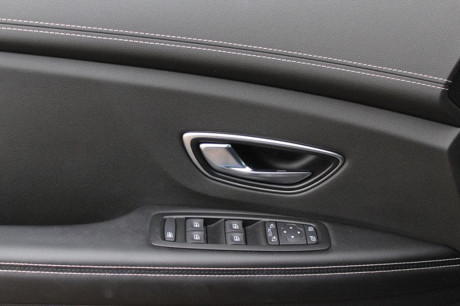 Renault Grand Scénic 1.2 TCe Intens 7p. / Camera / Navigatie / 20'' / Half leder / Keyless / Dodehoek / Cruise Control