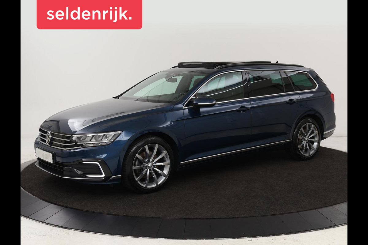 Volkswagen Passat 1.4 TSI PHEV GTE | Panoramadak | Stoelverwarming | Trekhaak | Side Assist | Camera | Carplay | Adaptive cruise | Park Assist | Matrix LED | Massage Volkswagen Passat 1.4 TSI PHEV GTE | Panoramadak | Stoelverwarming | Trekhaak | Side Assist | Camera | Carplay | Adaptive cruise | Park Assist | Matrix LED | Massage