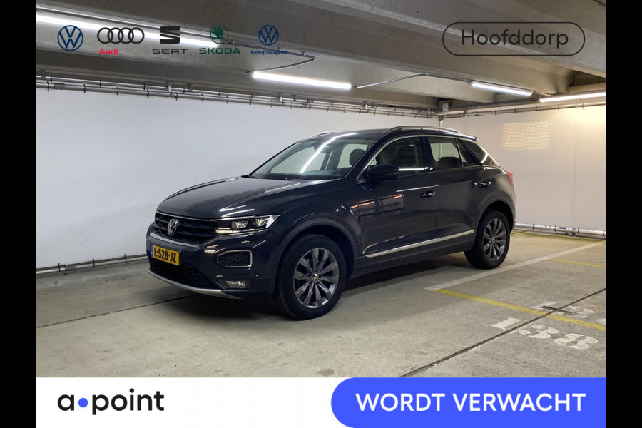 Volkswagen T-Roc 1.5 TSI Sport 150 pk Automaat (DSG) | Navigatie | Trekhaak | Parkeersensoren | Adaptieve cruise control | Elektr. achterklep |