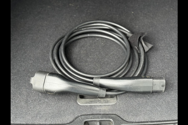Volvo XC40 Recharge Core 70 kWh | Trekhaak | Carplay | Camera |