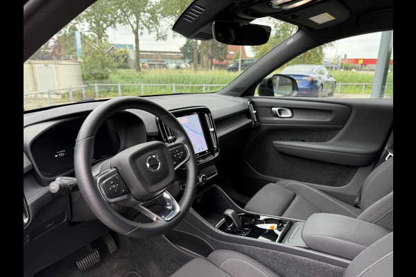 Volvo XC40 Recharge Core 70 kWh | Trekhaak | Carplay | Camera |
