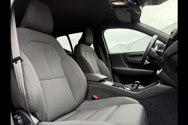 Volvo XC40 Recharge Core 70 kWh | Trekhaak | Carplay | Camera |