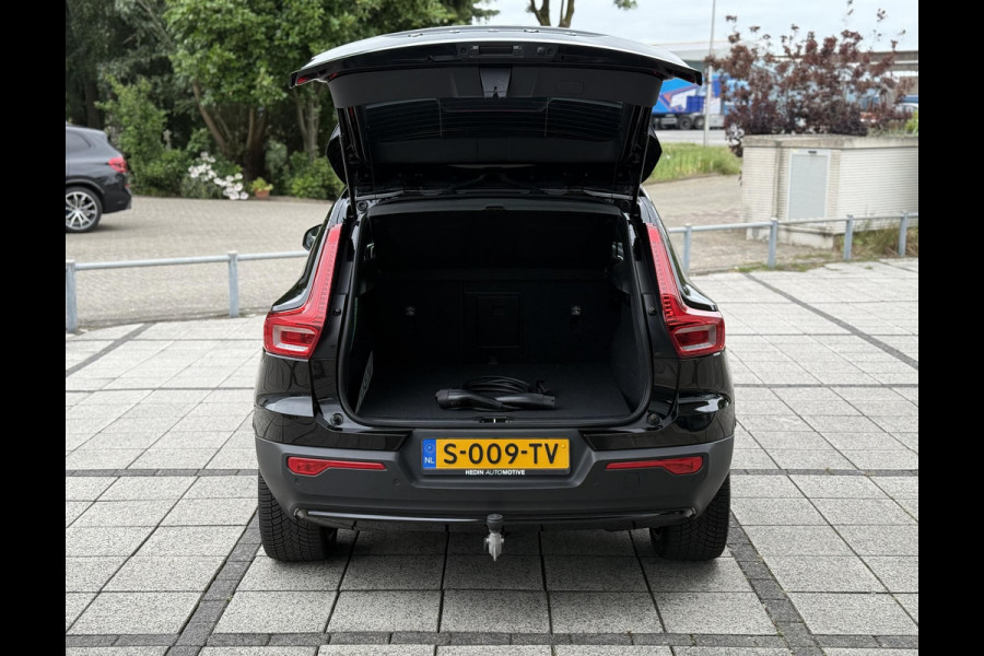 Volvo XC40 Recharge Core 70 kWh | Trekhaak | Carplay | Camera |