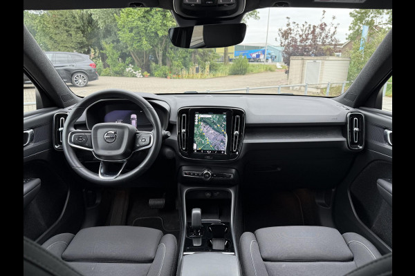 Volvo XC40 Recharge Core 70 kWh | Trekhaak | Carplay | Camera |