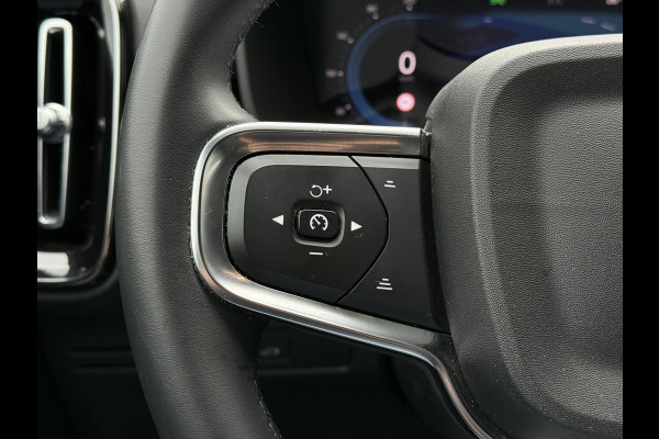 Volvo XC40 Recharge Core 70 kWh | Trekhaak | Carplay | Camera |
