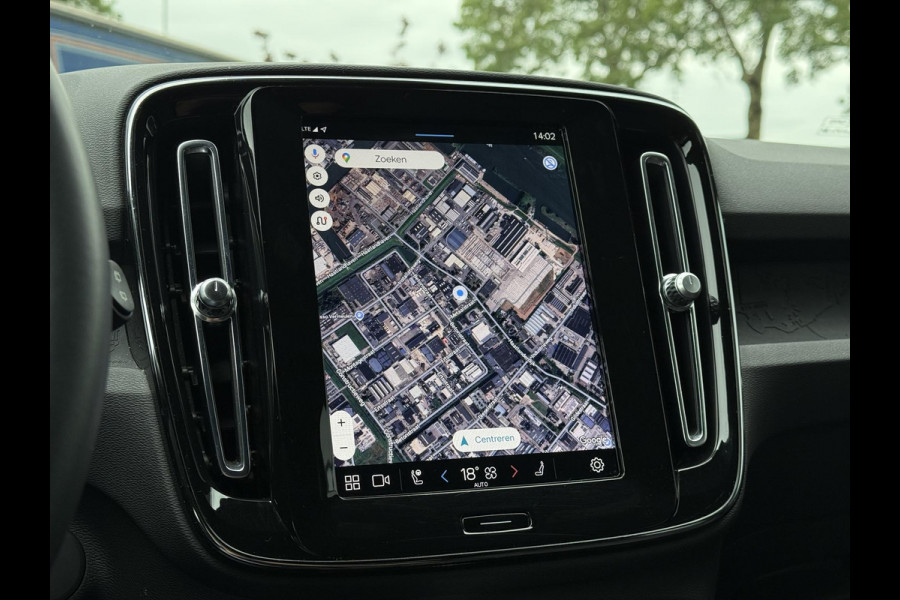 Volvo XC40 Recharge Core 70 kWh | Trekhaak | Carplay | Camera |