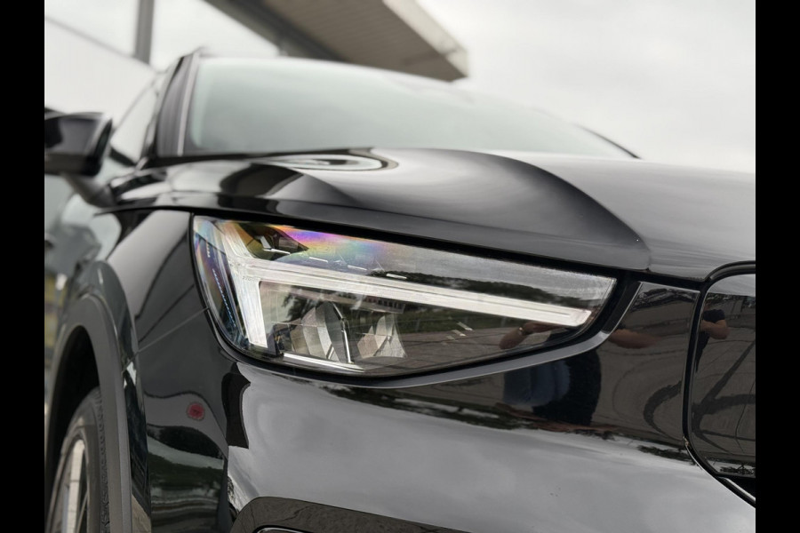 Volvo XC40 Recharge Core 70 kWh | Trekhaak | Carplay | Camera |