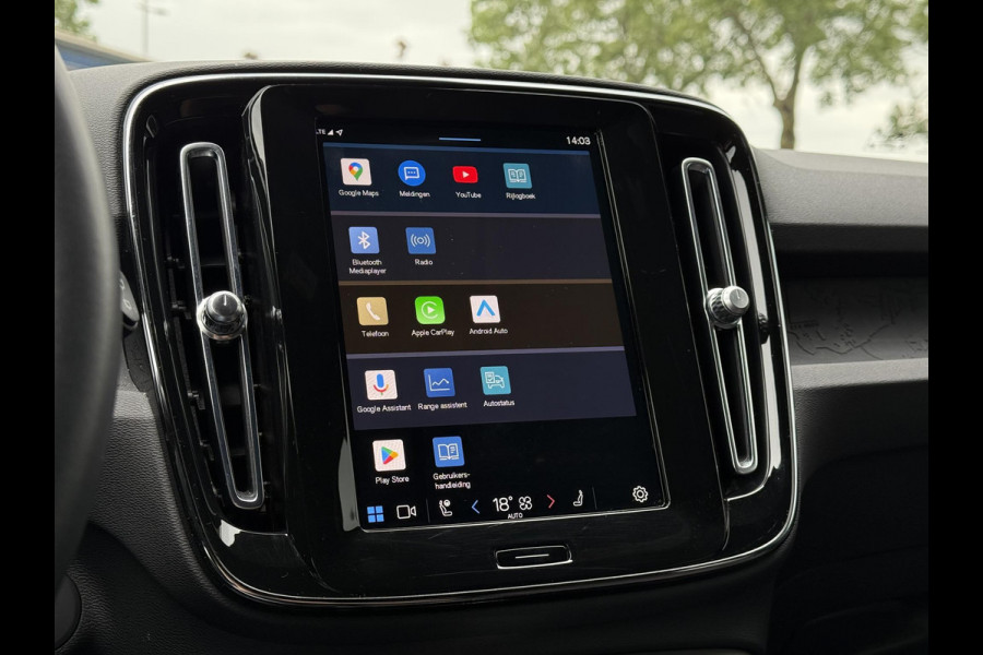 Volvo XC40 Recharge Core 70 kWh | Trekhaak | Carplay | Camera |