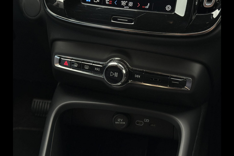Volvo XC40 Recharge Core 70 kWh | Trekhaak | Carplay | Camera |