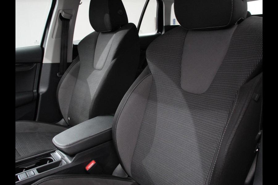 Škoda Octavia Combi 1.0 TSI 110pk Business Edition | Navigatie | Apple Carplay/Android Auto | Climate Control | Lichtmetalen Velgen |