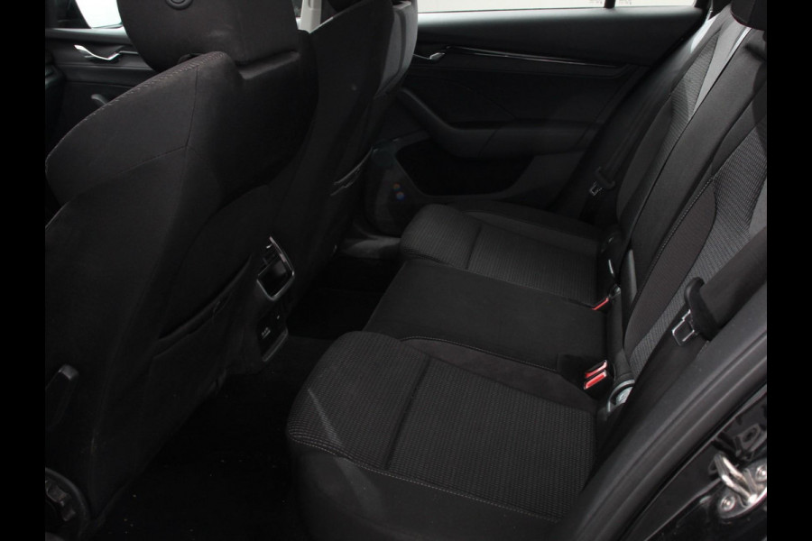 Škoda Octavia Combi 1.0 TSI 110pk Business Edition | Navigatie | Apple Carplay/Android Auto | Climate Control | Lichtmetalen Velgen |