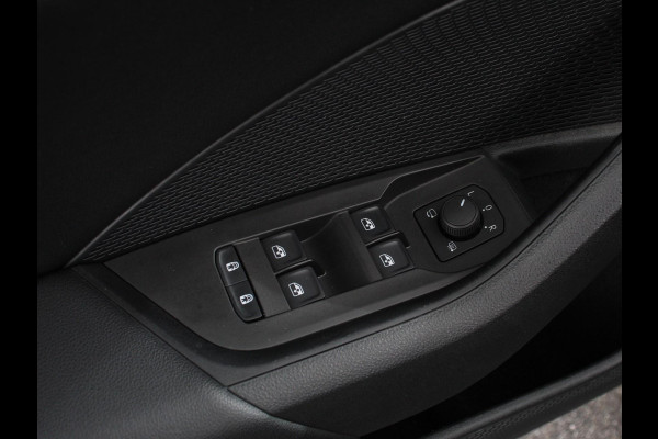 Škoda Octavia Combi 1.0 TSI 110pk Business Edition | Navigatie | Apple Carplay/Android Auto | Climate Control | Lichtmetalen Velgen |