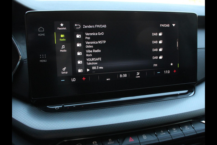Škoda Octavia Combi 1.0 TSI 110pk Business Edition | Navigatie | Apple Carplay/Android Auto | Climate Control | Lichtmetalen Velgen |