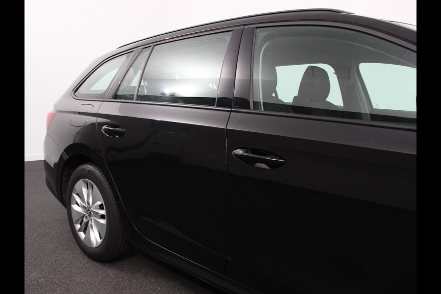 Škoda Octavia Combi 1.0 TSI 110pk Business Edition | Navigatie | Apple Carplay/Android Auto | Climate Control | Lichtmetalen Velgen |