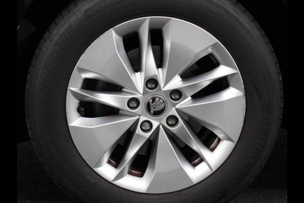 Škoda Octavia Combi 1.0 TSI 110pk Business Edition | Navigatie | Apple Carplay/Android Auto | Climate Control | Lichtmetalen Velgen |