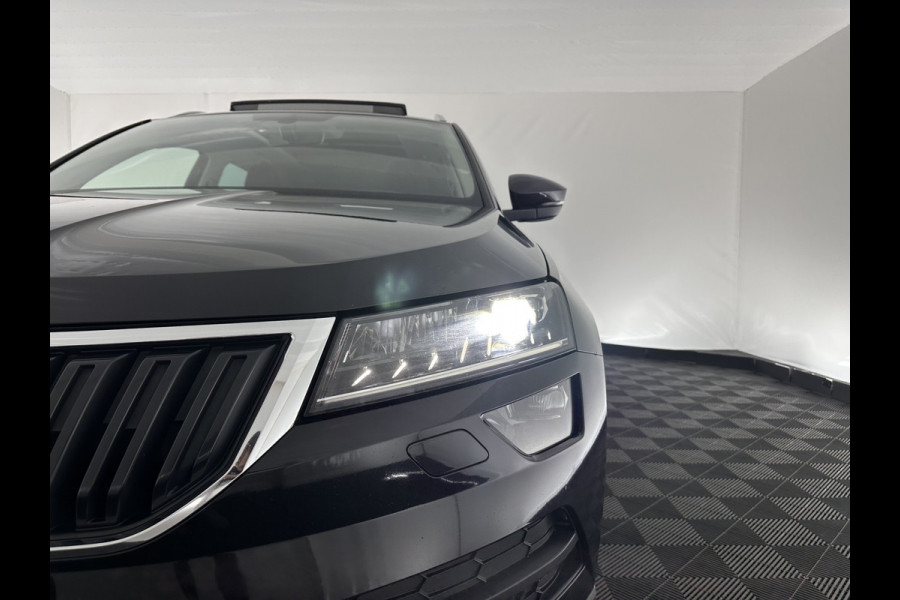 Škoda Karoq 1.5 TSI ACT Business Edition Aut. *PANO | LEATHER-ALCANTARA  | FULL-LED | NAVI-FULLMAP | KEYLESS | COMFORT-SEATS | CAMERA | DAB+ | ECC | HEATED-SEATS | PDC | CRUISE  | TOWBAR | CARPLAY | 18''ALU*
