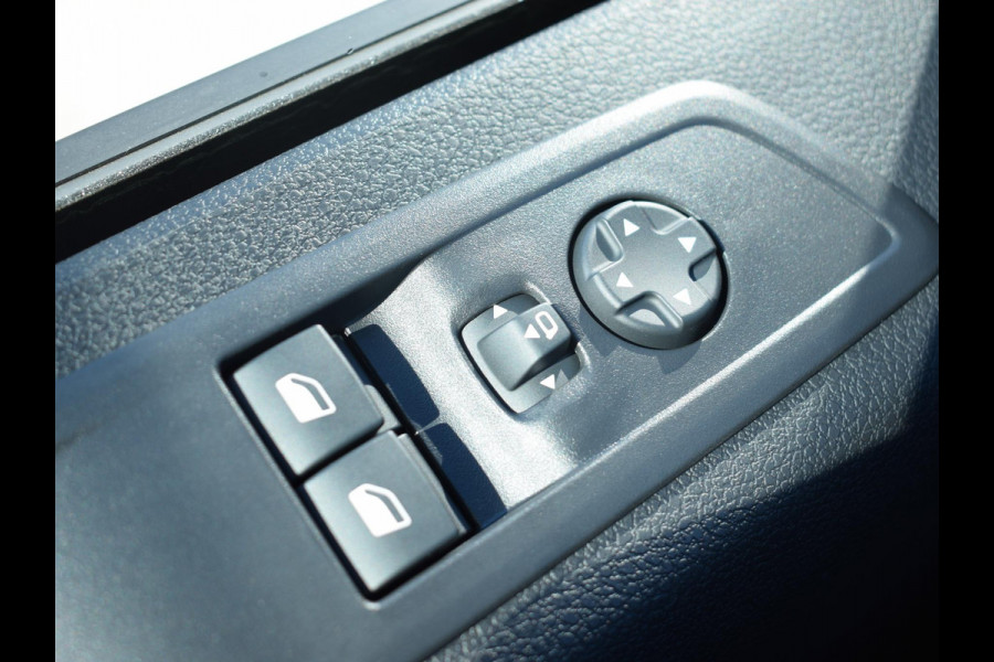 Opel Vivaro Electric 75 kWh Dubbele Cabine | camera | navigatie incl. Apple Carplay | betimmering | Exterieur pakket | etc.