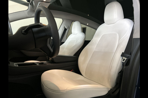 Tesla Model Y RWD 58 kWh | Prachtig blauw | Wit lederen interieur | | Soh (batterijcheck) 93,1 %