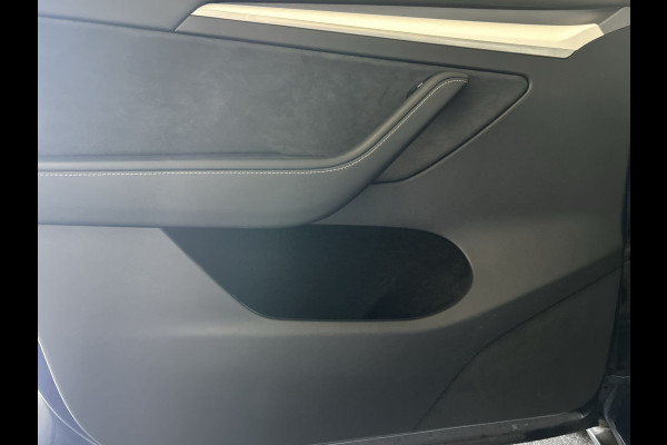 Tesla Model Y RWD 58 kWh | Prachtig blauw | Wit lederen interieur | | Soh (batterijcheck) 93,1 %
