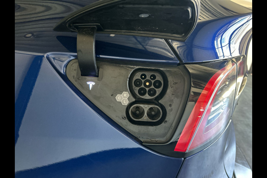 Tesla Model Y RWD 58 kWh | Prachtig blauw | Wit lederen interieur | | Soh (batterijcheck) 93,1 %