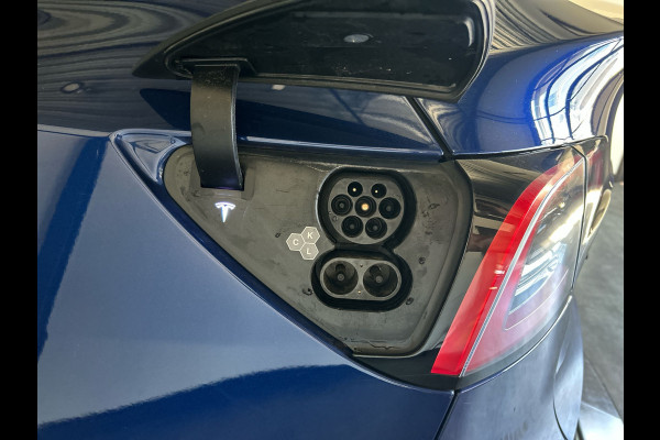 Tesla Model Y RWD 58 kWh | Prachtig blauw | Wit lederen interieur | | Soh (batterijcheck) 93,1 %