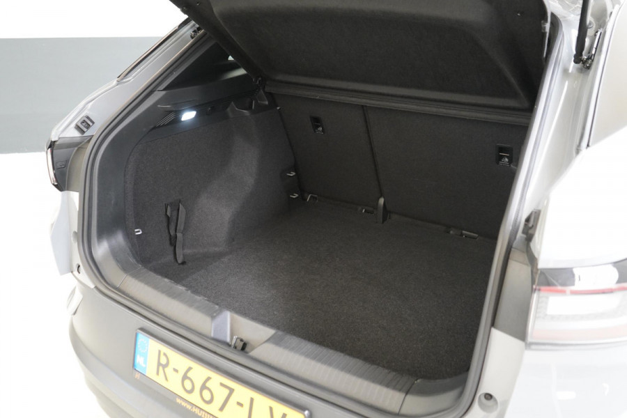 Volkswagen ID.4 Pro 77 kWh | Trekhaak | Adaptive Cruise | Lm velgen | Parkeersensoren