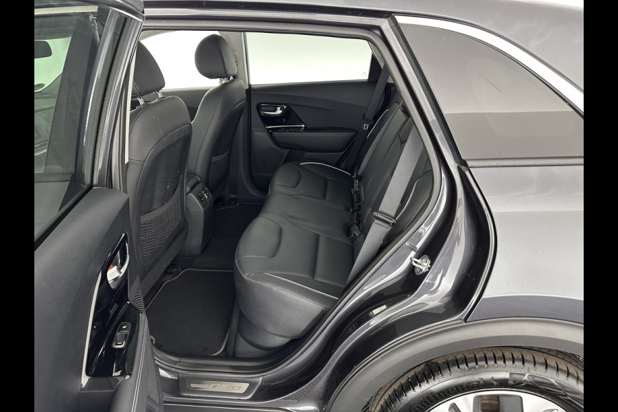 Kia e-Niro ExecutiveLine 64 kWh [ 3-Fase ] (INCL-BTW) Aut. *LUXURY-LEATHER | JBL-AUDIO | FULL-LED | NAVI-FULLMAP | DAB | ADAPT.CRUISE | CAMERA | MEMORY-PACK | LANE-ASSIST | CCS-FASTLOADER | KEYLESS | DIGI-COCKPIT | 17"ALU*