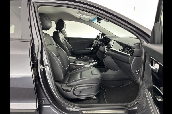 Kia e-Niro ExecutiveLine 64 kWh [ 3-Fase ] (INCL-BTW) Aut. *LUXURY-LEATHER | JBL-AUDIO | FULL-LED | NAVI-FULLMAP | DAB | ADAPT.CRUISE | CAMERA | MEMORY-PACK | LANE-ASSIST | CCS-FASTLOADER | KEYLESS | DIGI-COCKPIT | 17"ALU*