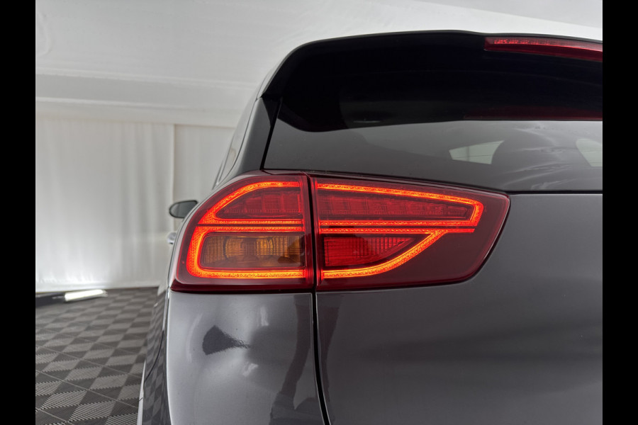 Kia e-Niro ExecutiveLine 64 kWh [ 3-Fase ] (INCL-BTW) Aut. *LUXURY-LEATHER | JBL-AUDIO | FULL-LED | NAVI-FULLMAP | DAB | ADAPT.CRUISE | CAMERA | MEMORY-PACK | LANE-ASSIST | CCS-FASTLOADER | KEYLESS | DIGI-COCKPIT | 17"ALU*