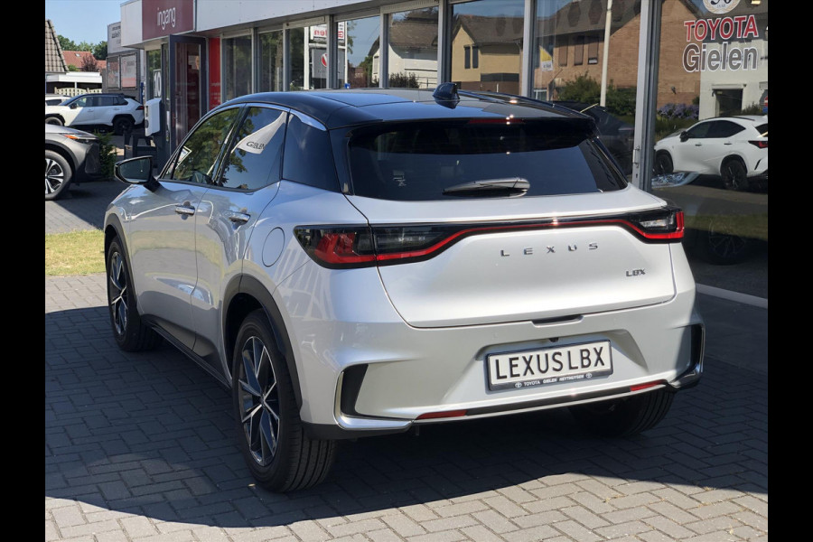 Lexus LBX 1.5 Hybrid Emotion Bi Tone | Leer, Stoel + Stuurverwarming, Parkeersensoren, Dodehoekherkenning