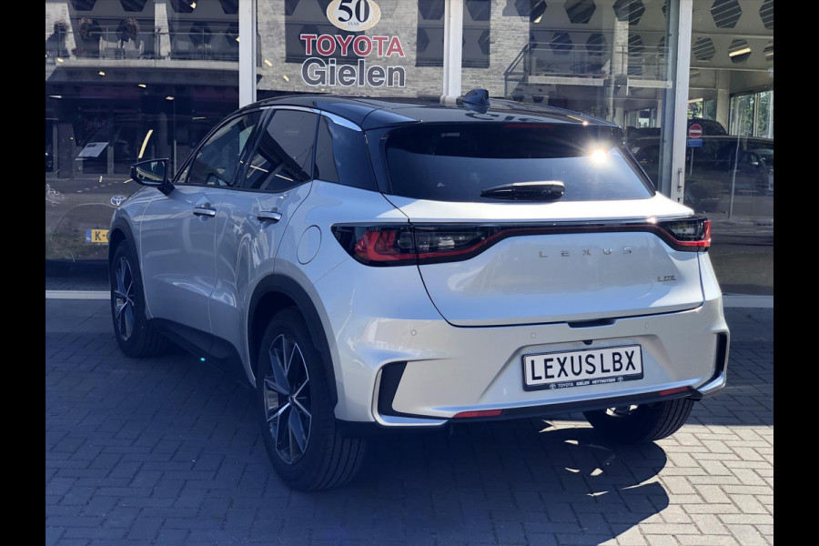 Lexus LBX 1.5 Hybrid Emotion Bi Tone | Leer, Stoel + Stuurverwarming, Parkeersensoren, Dodehoekherkenning