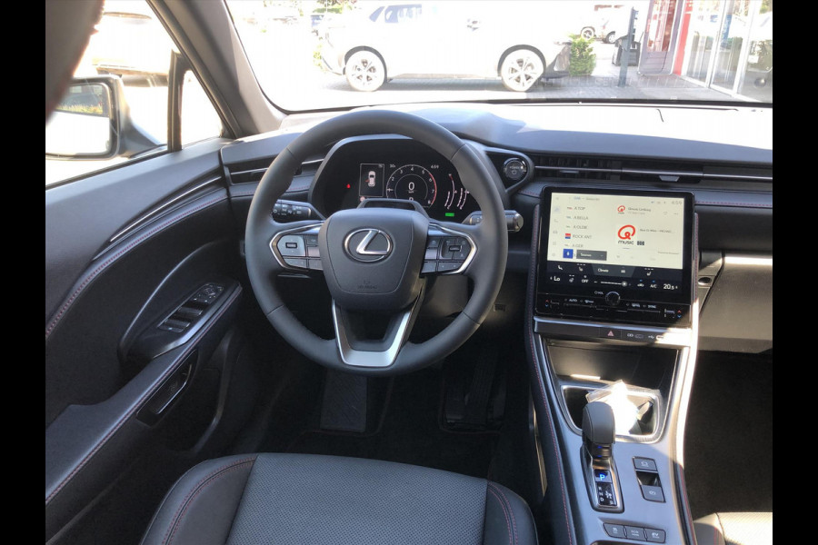Lexus LBX 1.5 Hybrid Emotion Bi Tone | Leer, Stoel + Stuurverwarming, Parkeersensoren, Dodehoekherkenning