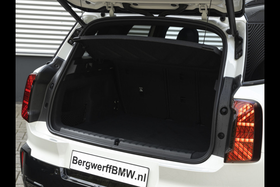 MINI Countryman 1.5 C John Cooper Works - XL Pakket - Pano - Trekhaak