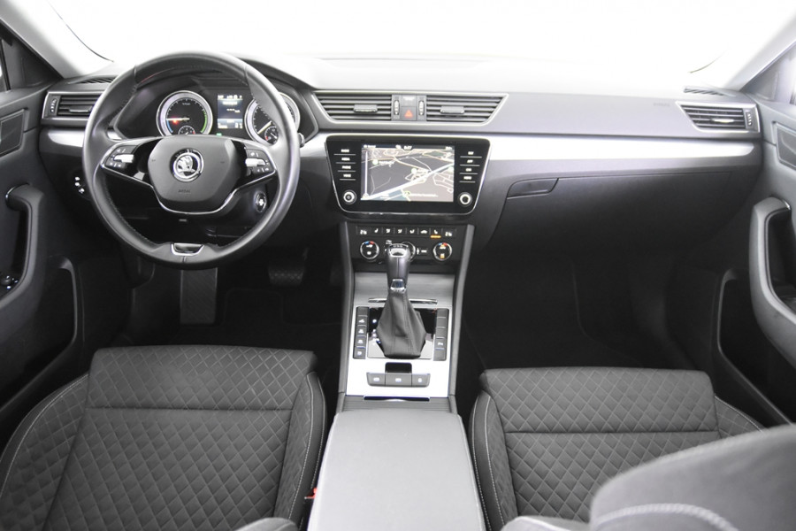 Škoda Superb Combi 1.4 TSI iV Hybrid *1ste Eigenaar*Navigatie*Stoelverwarming*