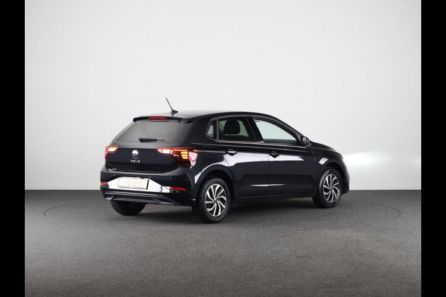 Volkswagen Polo 1.0 TSI Life 95PK | Navigatie | Camera | Keyless entry | Parkeersensoren | Stoelverwarming