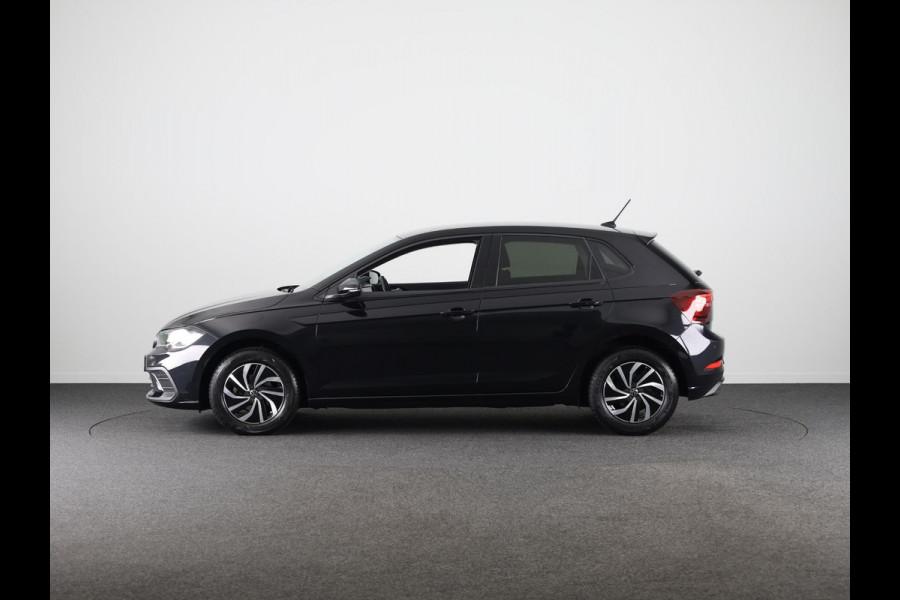 Volkswagen Polo 1.0 TSI Life 95PK | Navigatie | Camera | Keyless entry | Parkeersensoren | Stoelverwarming