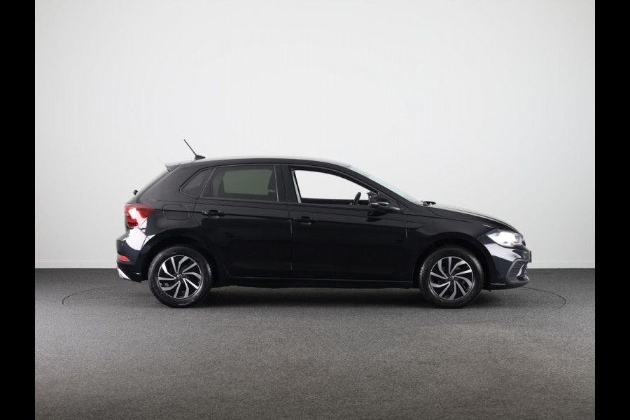 Volkswagen Polo 1.0 TSI Life 95PK | Navigatie | Camera | Keyless entry | Parkeersensoren | Stoelverwarming