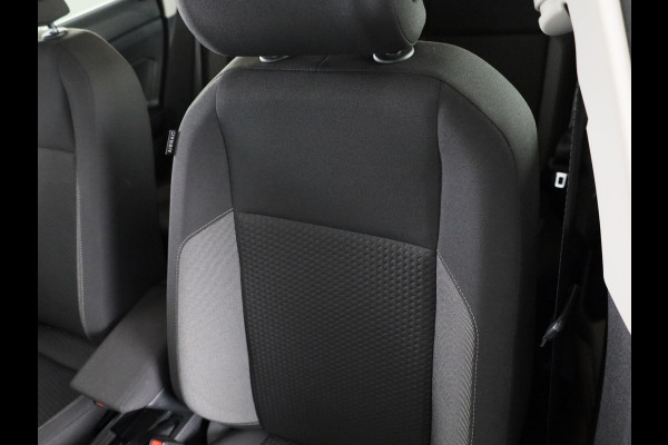 Volkswagen Polo 1.0 TSI Life 95PK | Navigatie | Camera | Keyless entry | Parkeersensoren | Stoelverwarming