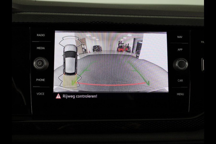 Volkswagen Polo 1.0 TSI Life 95PK | Navigatie | Camera | Keyless entry | Parkeersensoren | Stoelverwarming