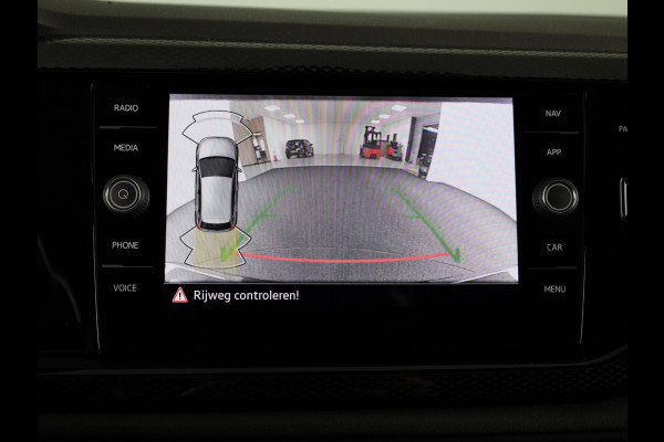 Volkswagen Polo 1.0 TSI Life 95PK | Navigatie | Camera | Keyless entry | Parkeersensoren | Stoelverwarming