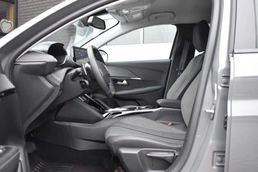 Peugeot 208 Hybrid 100PK e-DCS6 Allure | Navi | PDC | Incl. garantie