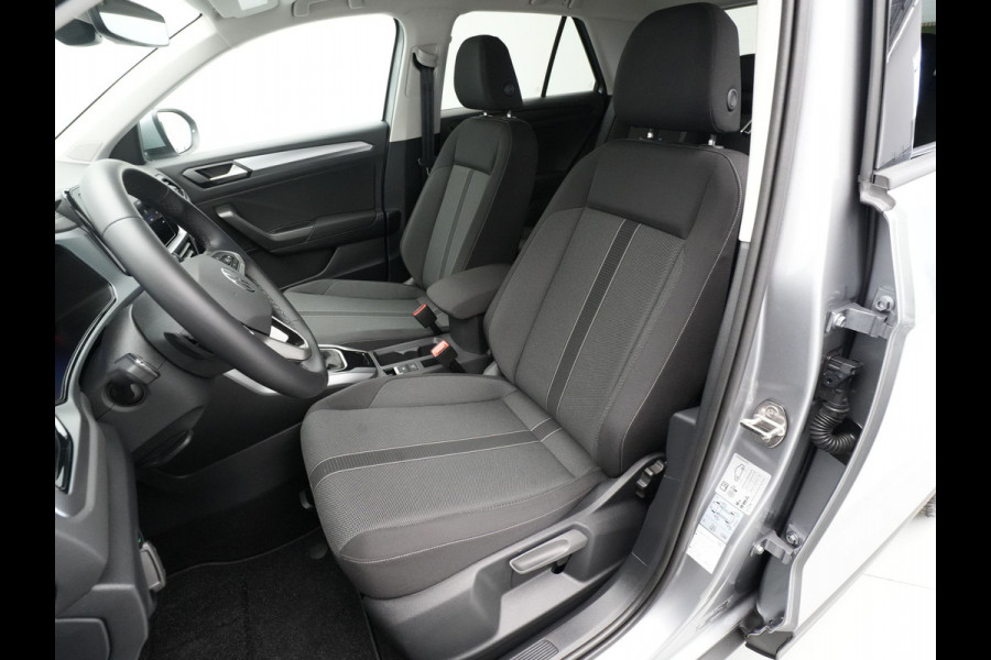 Volkswagen T-Roc 1.5 TSI 150pk DSG Life Edition Camera Carplay Keyless Clima 199